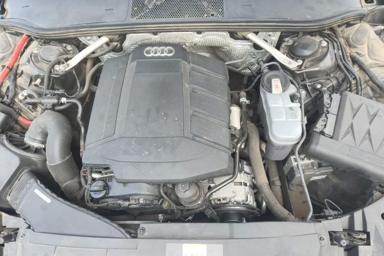 Used Audi A6L 2022 40 TFSI Luxury Dynamic Model Engine Bay