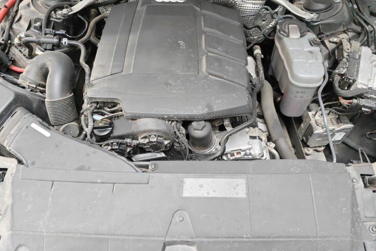 Used Audi A6L 2022 40 TFSI Luxury Dynamic Model Engine Bay