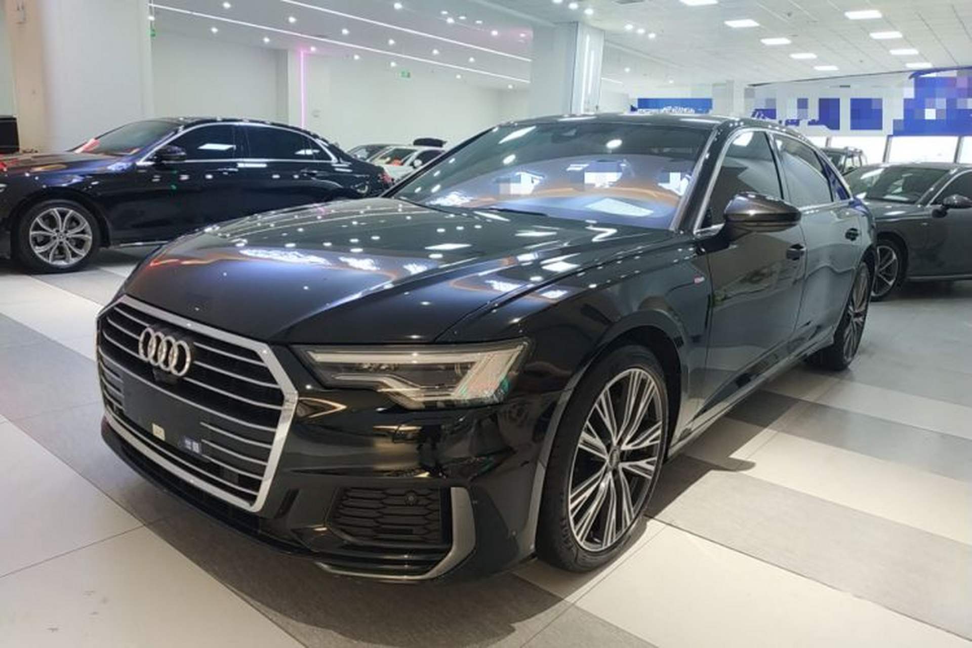 Used Audi A6L 2022 40 TFSI Luxury Dynamic Model Front Left 45 Deg