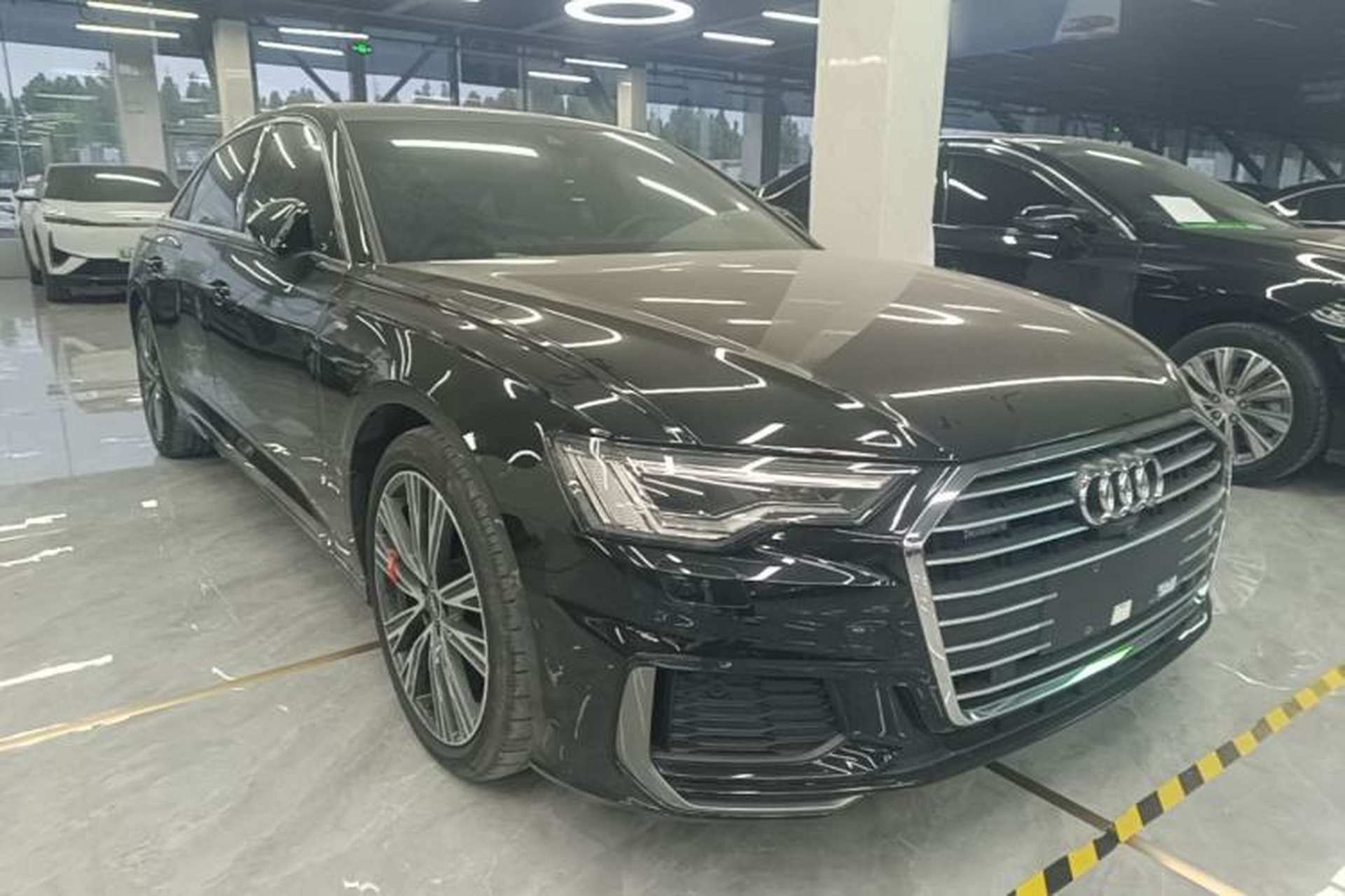 Used Audi A6L 2022 45 TFSI quattro Prestige Dynamic Edition Front Right 45 Deg