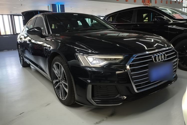 Used Audi A6L 2022 40 TFSI Luxury Dynamic Model Front Right 45 Deg
