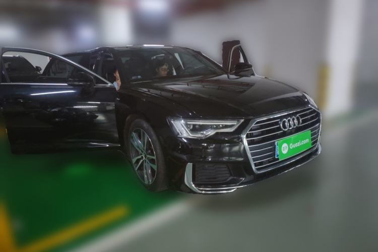 Used Audi A6L 2022 40 TFSI Luxury Dynamic Model Front Right 45 Deg