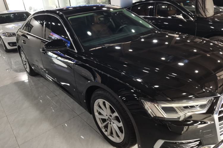 Used Audi A6L 2022 40 TFSI Luxury Prestige Edition Front Right 45 Deg