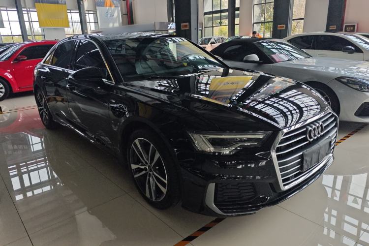 Used Audi A6L 2022 40 TFSI Luxury Dynamic Model Front Right 45 Deg