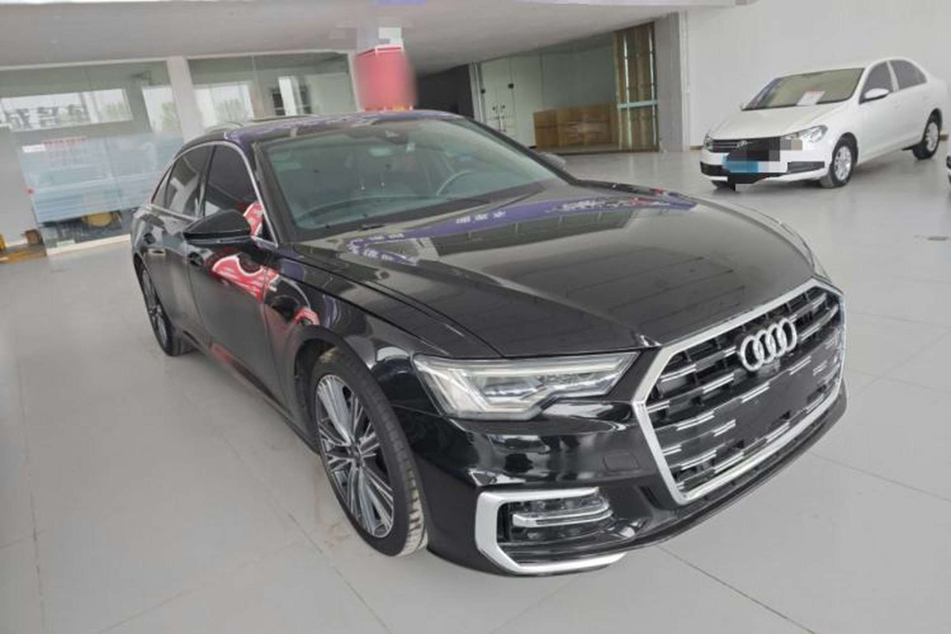 Used Audi A6L 2022 40 TFSI Luxury Dynamic Model Front Right 45 Deg
