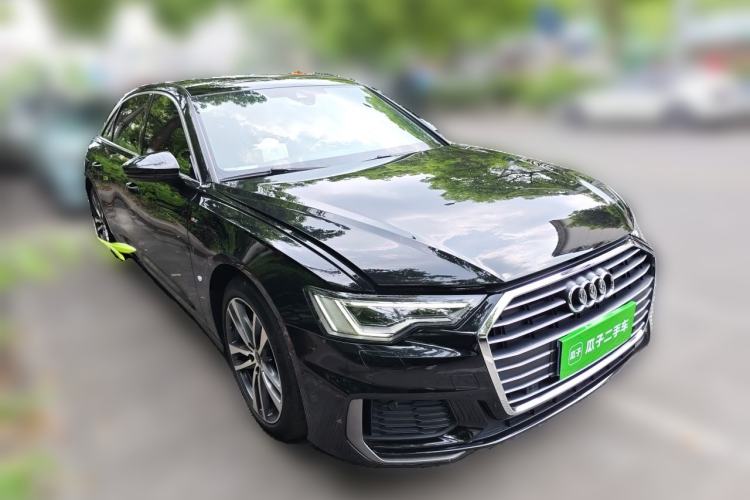 Used Audi A6L 2022 40 TFSI Luxury Dynamic Model Front Right 45 Deg