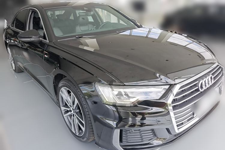 Used Audi A6L 2022 40 TFSI Luxury Dynamic Model Front Right 45 Deg