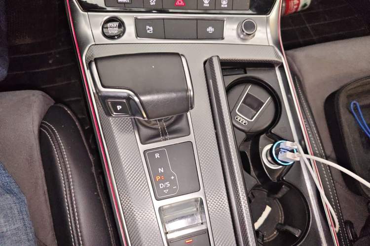 Used Audi A6L 2022 40 TFSI Luxury Dynamic Model Gear Lever