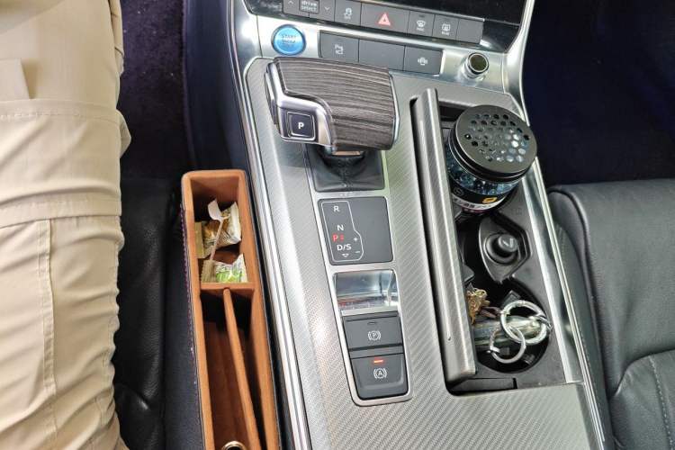 Used Audi A6L 2022 45 TFSI Prestige Elegant Edition Gear Lever