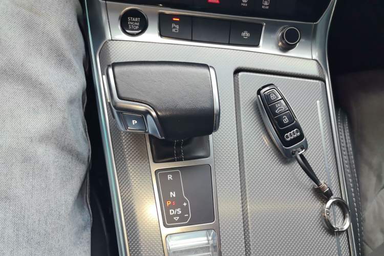 Used Audi A6L 2022 40 TFSI Luxury Dynamic Model Gear Lever