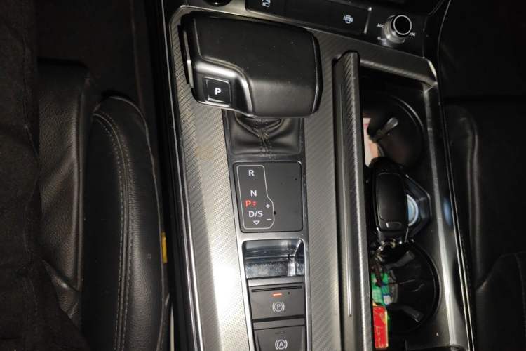 Used Audi A6L 2022 40 TFSI Luxury Prestige Edition Gear Lever