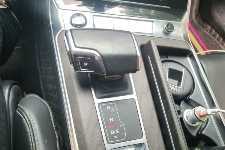 Used Audi A6L 2022 45 TFSI quattro Prestige Elegant Edition Gear Lever