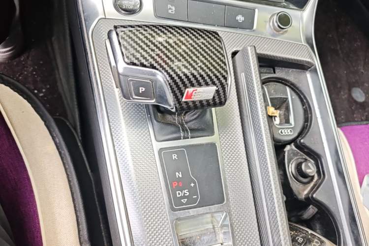 Used Audi A6L 2022 40 TFSI Luxury Dynamic Model Gear Lever