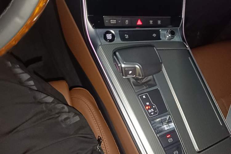 Used Audi A6L 2022 45 TFSI quattro Prestige Dynamic Edition Gear Lever