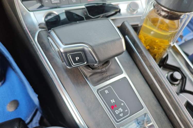 Used Audi A6L 2022 45 TFSI Prestige Elegant Edition Gear Lever