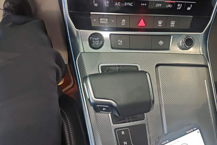 Used Audi A6L 2022 40 TFSI Luxury Dynamic Model Gear Lever
