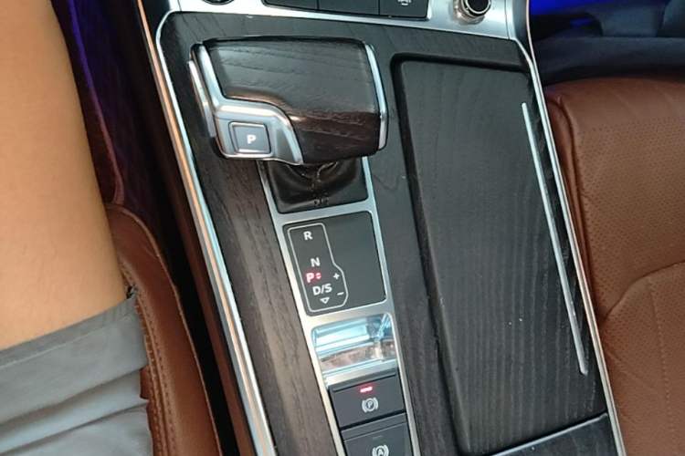 Used Audi A6L 2022 45 TFSI Prestige Elegant Edition Gear Lever