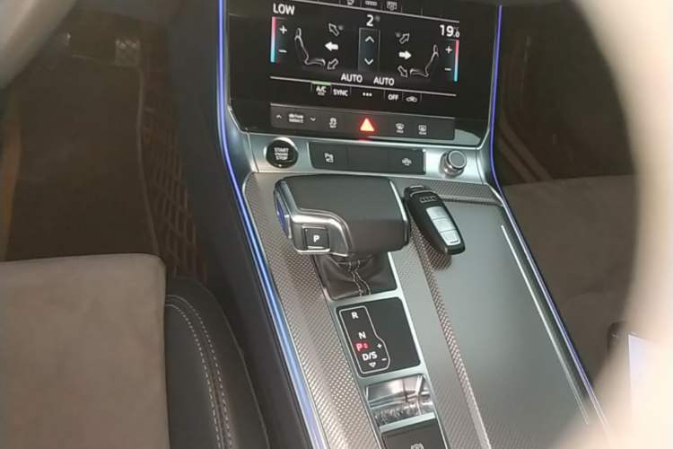 Used Audi A6L 2022 40 TFSI Luxury Dynamic Model Gear Lever