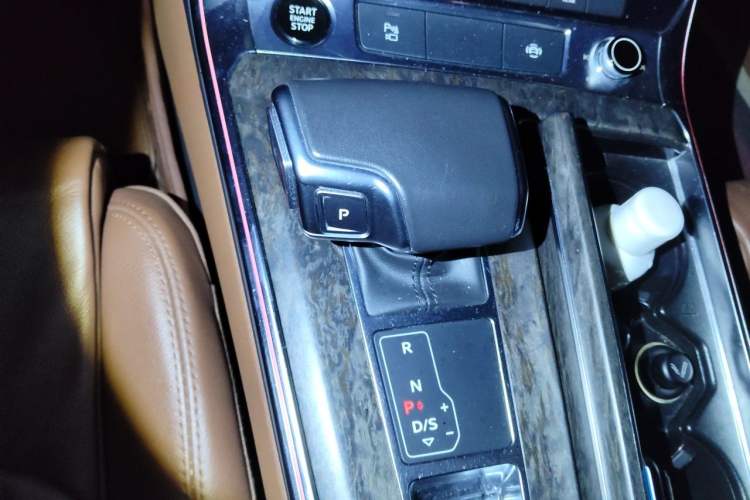 Used Audi A6L 2022 45 TFSI Prestige Elegant Edition Gear Lever