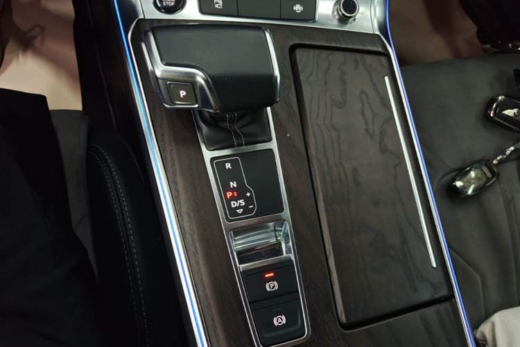 Used Audi A6L 2022 45 TFSI Prestige Dynamic Edition Gear Lever