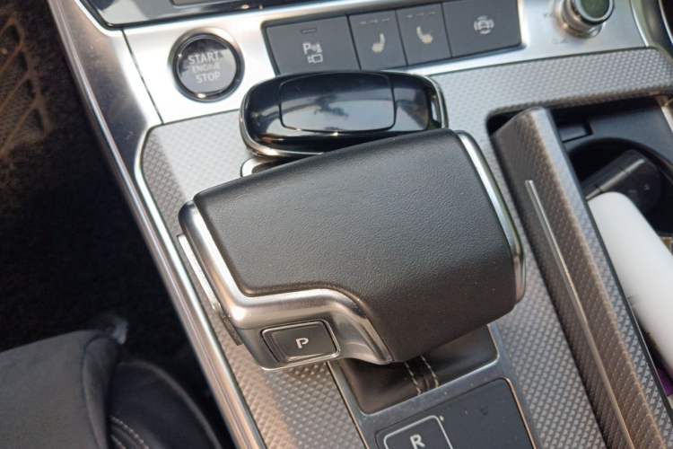 Used Audi A6L 2022 40 TFSI Luxury Dynamic Model Gear Lever
