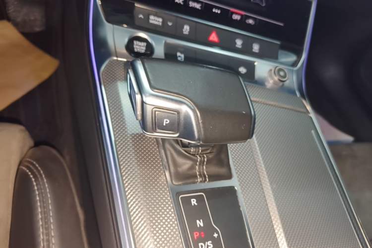Used Audi A6L 2022 40 TFSI Luxury Dynamic Model Gear Lever