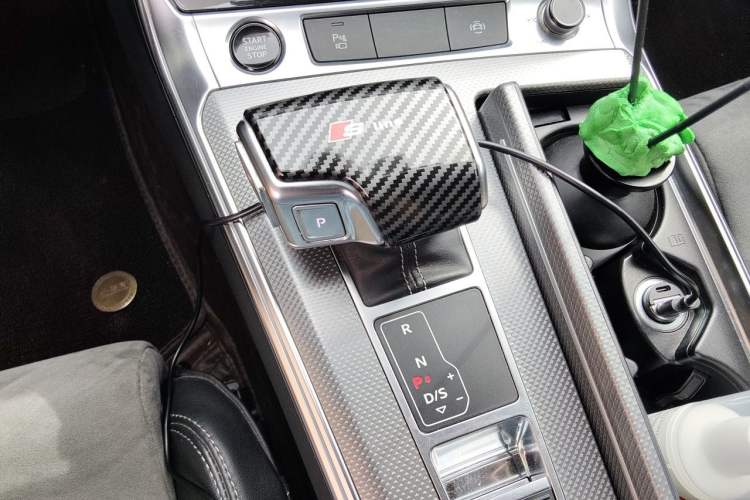 Used Audi A6L 2022 40 TFSI Luxury Dynamic Model Gear Lever