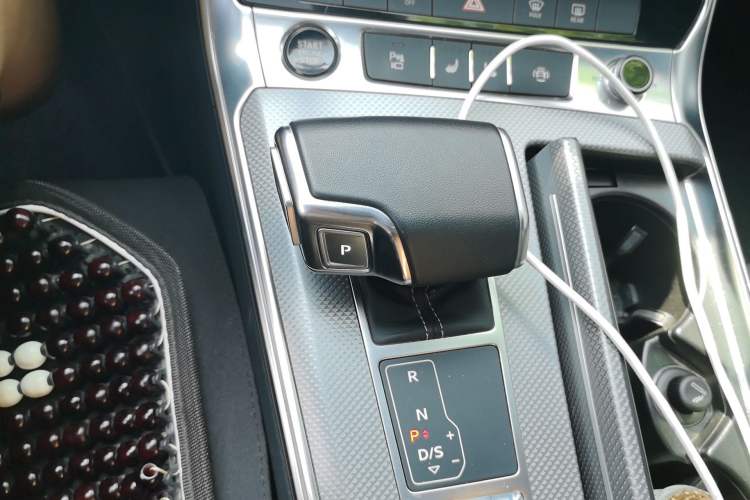 Used Audi A6L 2022 40 TFSI Luxury Dynamic Model Gear Lever