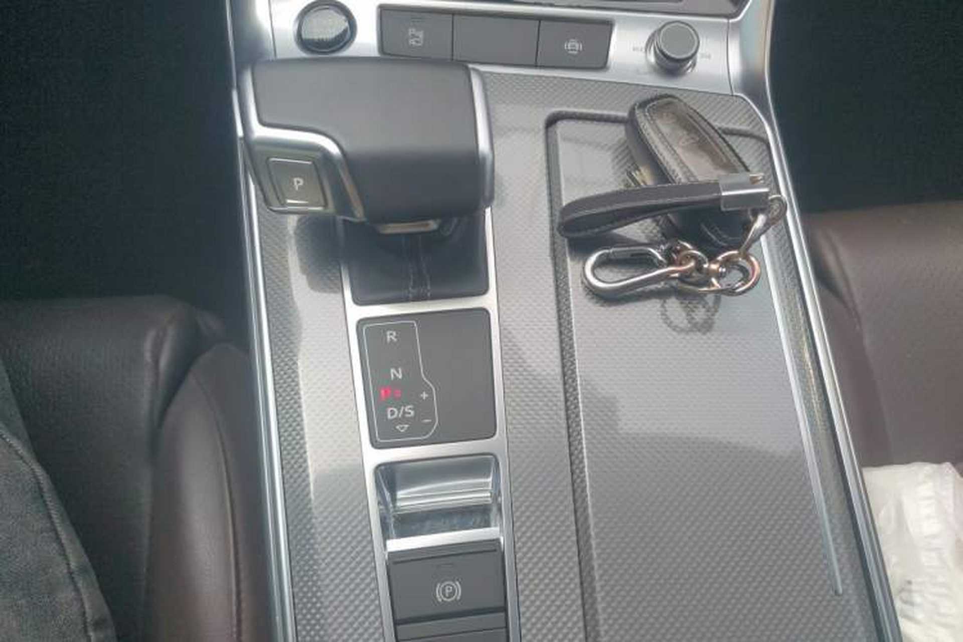 Used Audi A6L 2022 40 TFSI Luxury Dynamic Model Gear Lever