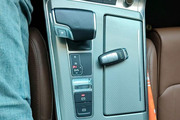 Used Audi A6L 2022 40 TFSI Luxury Prestige Edition Gear Lever