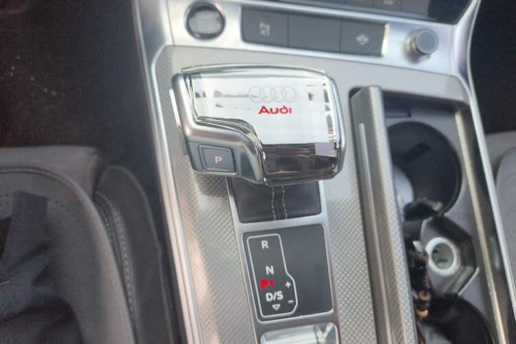 Used Audi A6L 2022 40 TFSI Luxury Dynamic Model Gear Lever