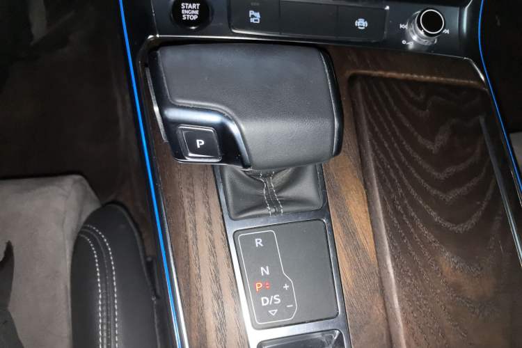 Used Audi A6L 2022 45 TFSI Prestige Elegant Edition Gear Lever
