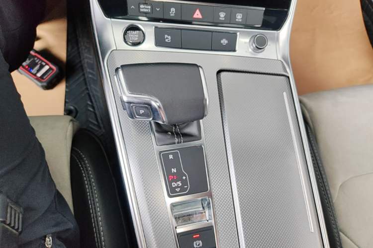 Used Audi A6L 2022 40 TFSI Luxury Dynamic Model Gear Lever