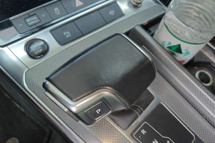 Used Audi A6L 2022 40 TFSI Luxury Dynamic Model Gear Lever