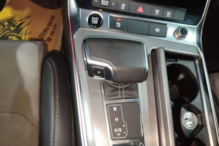 Used Audi A6L 2022 40 TFSI Luxury Dynamic Model Gear Lever