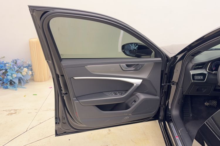 Used Audi A6L 2022 40 TFSI Luxury Dynamic Model Interior 2