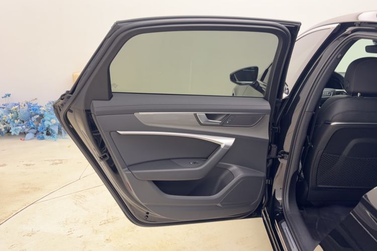 Used Audi A6L 2022 40 TFSI Luxury Dynamic Model Interior 5