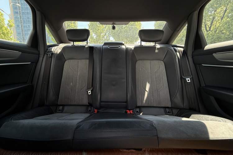 Used Audi A6L 2022 40 TFSI Luxury Dynamic Model Interior 6