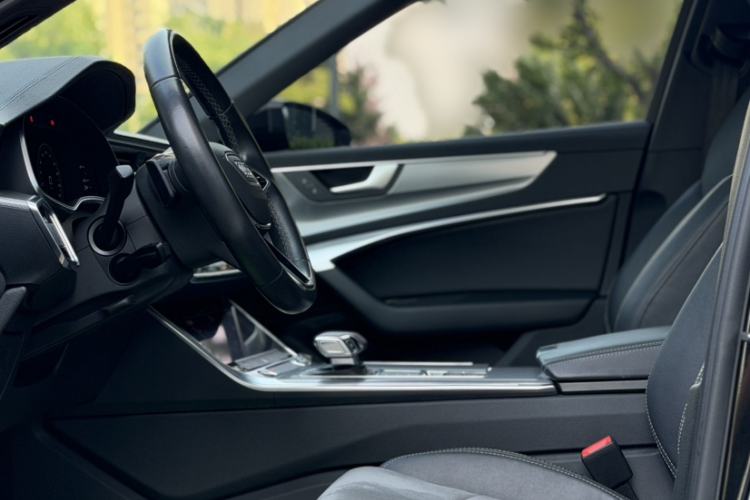 Used Audi A6L 2022 40 TFSI Luxury Dynamic Model Interior 7