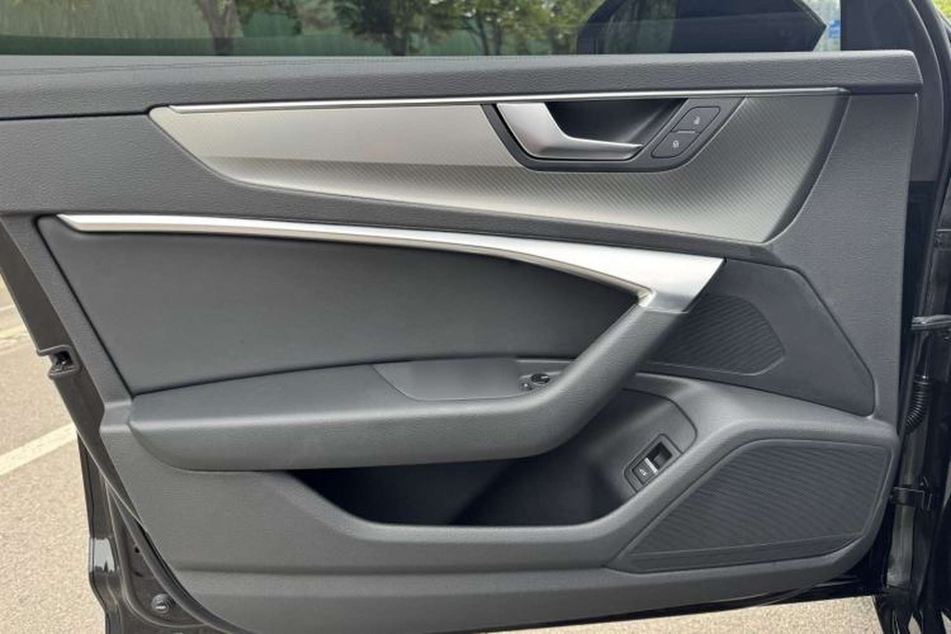 Used Audi A6L 2022 40 TFSI Luxury Prestige Edition Interior 9