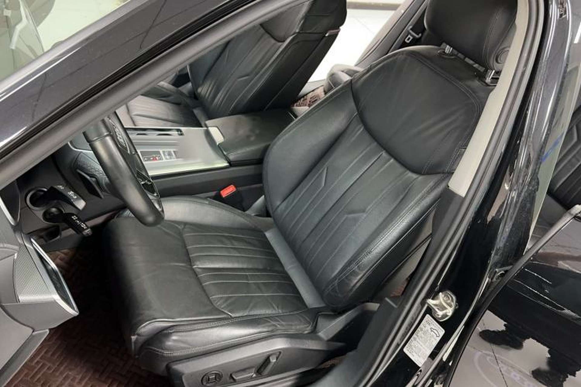 Used Audi A6L 2022 40 TFSI Luxury Dynamic Model Left Front Seat