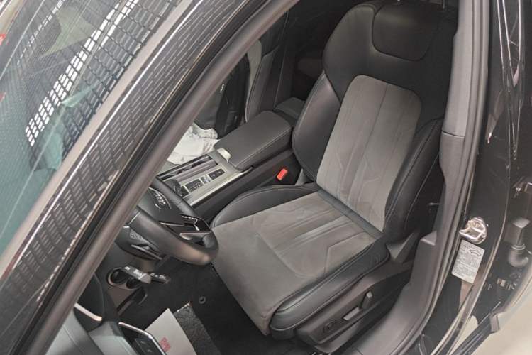 Used Audi A6L 2022 40 TFSI Luxury Dynamic Model Left Front Seat