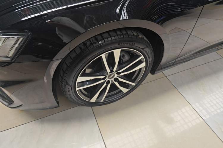 Used Audi A6L 2022 40 TFSI Luxury Dynamic Model Left Front Wheel Hub