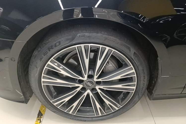 Used Audi A6L 2022 45 TFSI quattro Prestige Dynamic Edition Left Front Wheel Hub