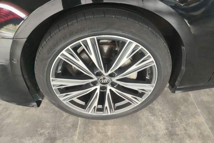 Used Audi A6L 2022 45 TFSI quattro Prestige Dynamic Edition Left Front Wheel Hub