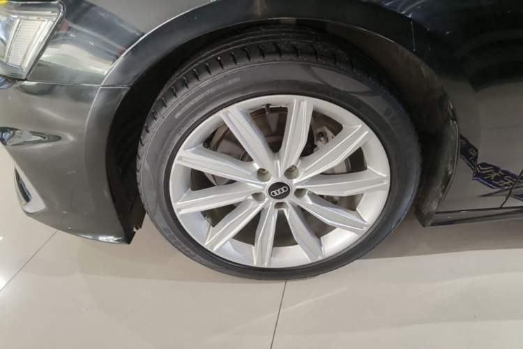 Used Audi A6L 2022 45 TFSI Prestige Dynamic Edition Left Front Wheel Hub