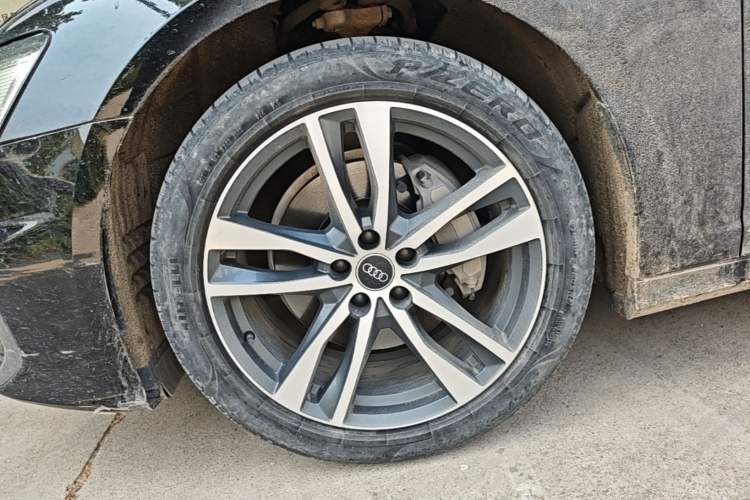 Used Audi A6L 2022 40 TFSI Luxury Dynamic Model Left Front Wheel Hub