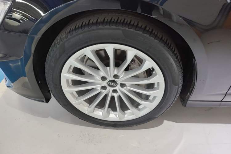 Used Audi A6L 2022 45 TFSI Prestige Dynamic Edition Left Front Wheel Hub