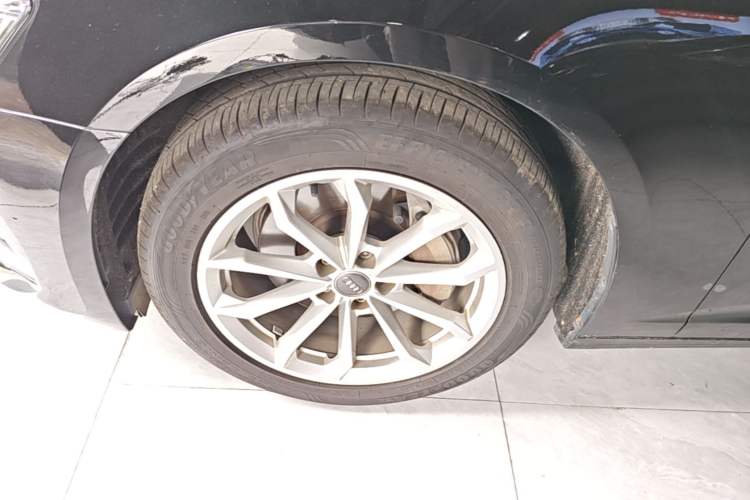 Used Audi A6L 2022 40 TFSI Luxury Prestige Edition Left Front Wheel Hub