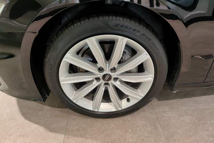 Used Audi A6L 2022 45 TFSI Prestige Dynamic Edition Left Front Wheel Hub